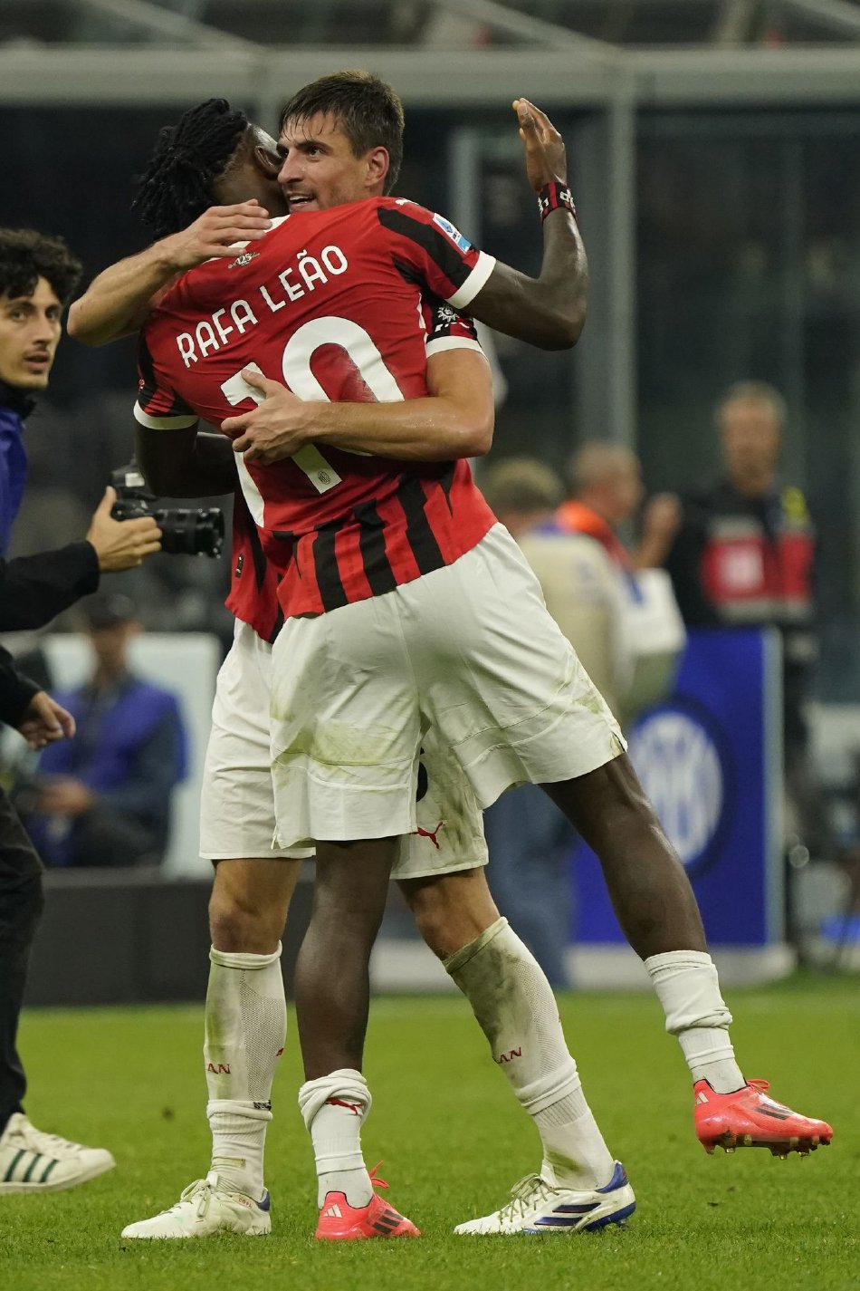 关于AC米兰意甲击败莱切普利西奇内切破门的信息